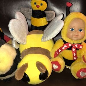 A Collection Of Plush Beez..4 Some Vintage
